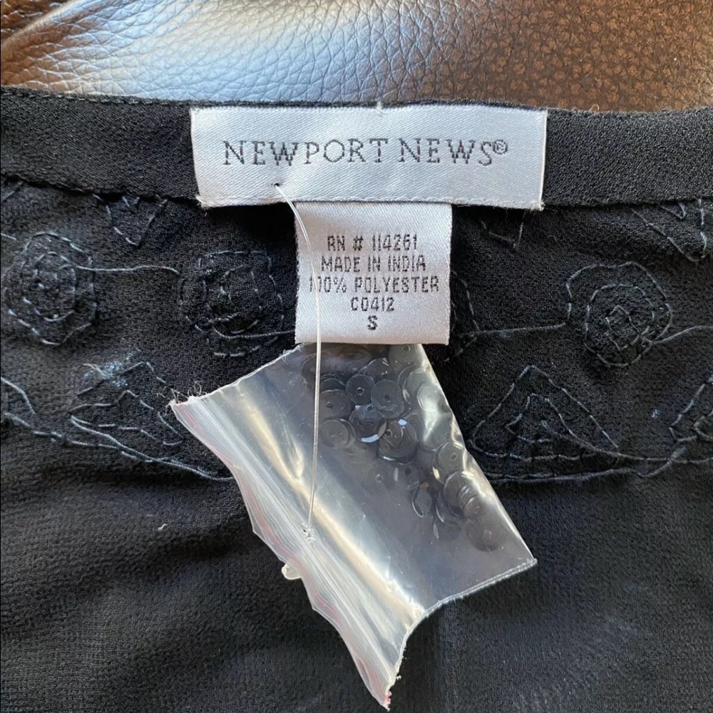 Newport News Black Sheer Sequin V-Neck Tunic Top Women’s Large NWT - Picture 5 of 6